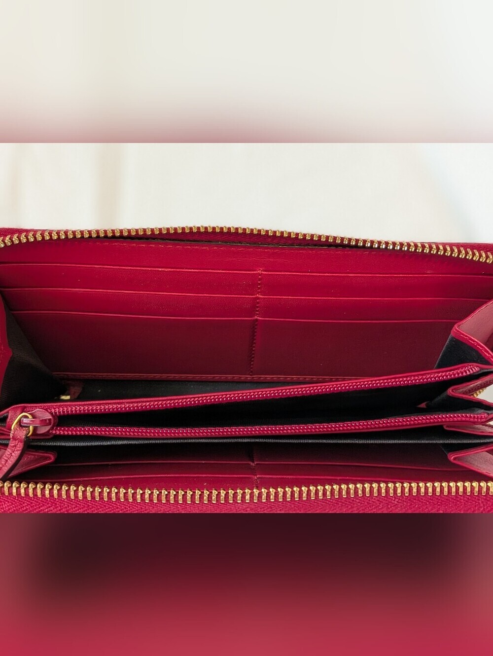 Gucci Beige/Red GG Supreme Limited Edition Bosco Patch Zip Around Wallet - Picture 5 of 6